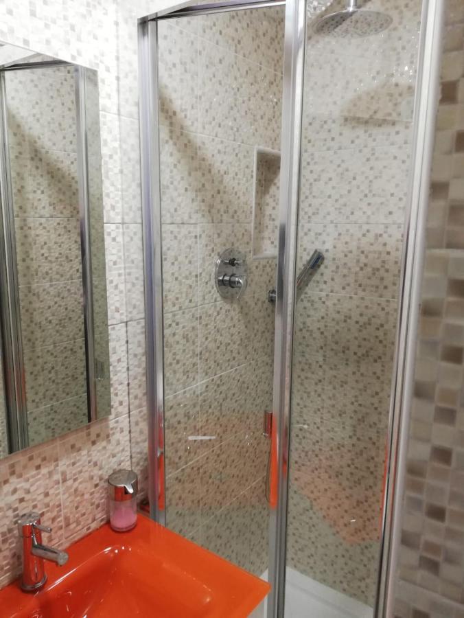 Bed&Shower Moscavide -Self Check-In المظهر الخارجي الصورة