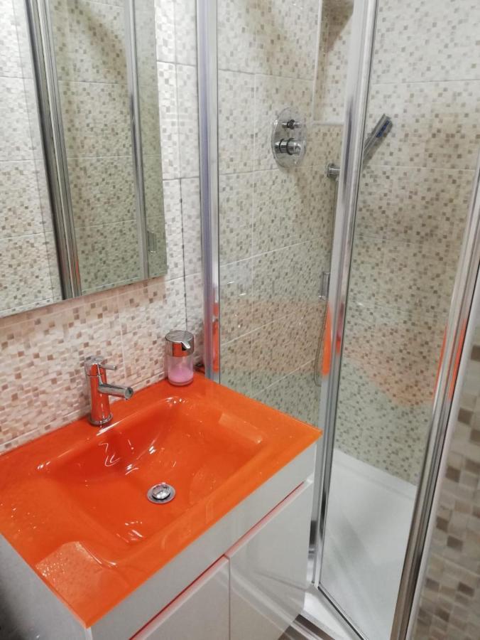 Bed&Shower Moscavide -Self Check-In المظهر الخارجي الصورة